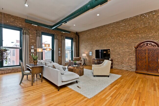 Foto del edificio - 1470 N Milwaukee Ave
