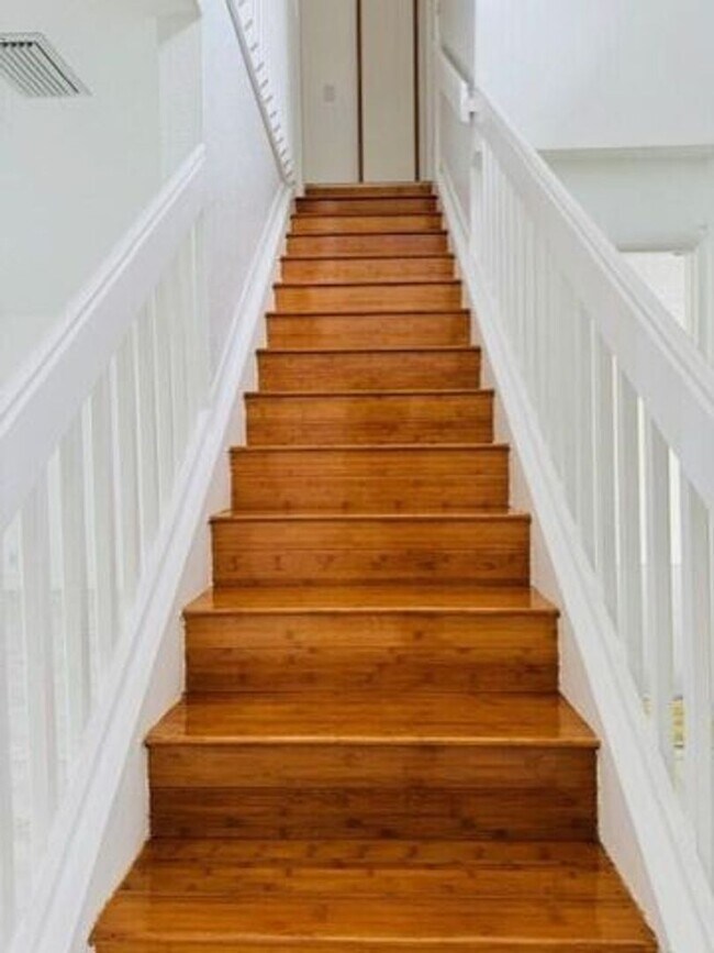 Foto del edificio - 6008 Strawberry Fields Way