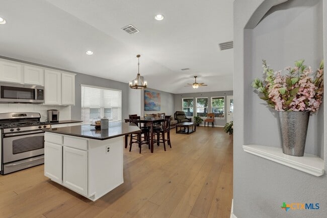 Building Photo - 481 Bayou Bend Dr