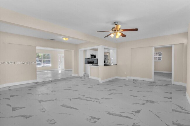 Foto del edificio - 4655 NW 41st Pl