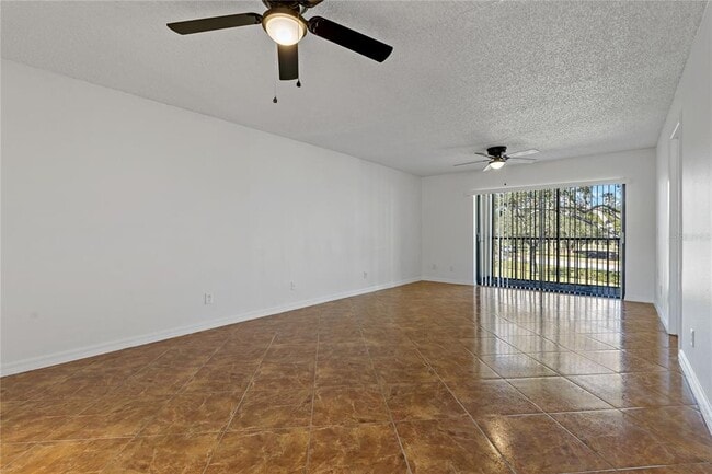 Foto del edificio - 122 E Cypress Ct