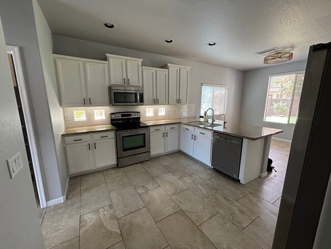 Building Photo - 461 W Flamingo Dr