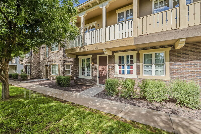 Foto principal - 885 S Osborn Ln