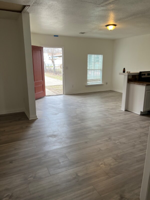 Building Photo - 2138 Custer Dr