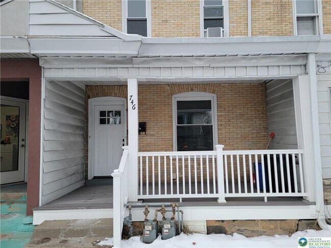 Foto del edificio - 746 Linden St