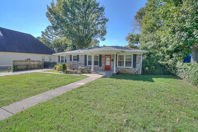 Foto del edificio - 1827 Middle Tennessee Blvd