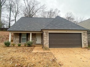 Building Photo - 70 Nicholas Dr