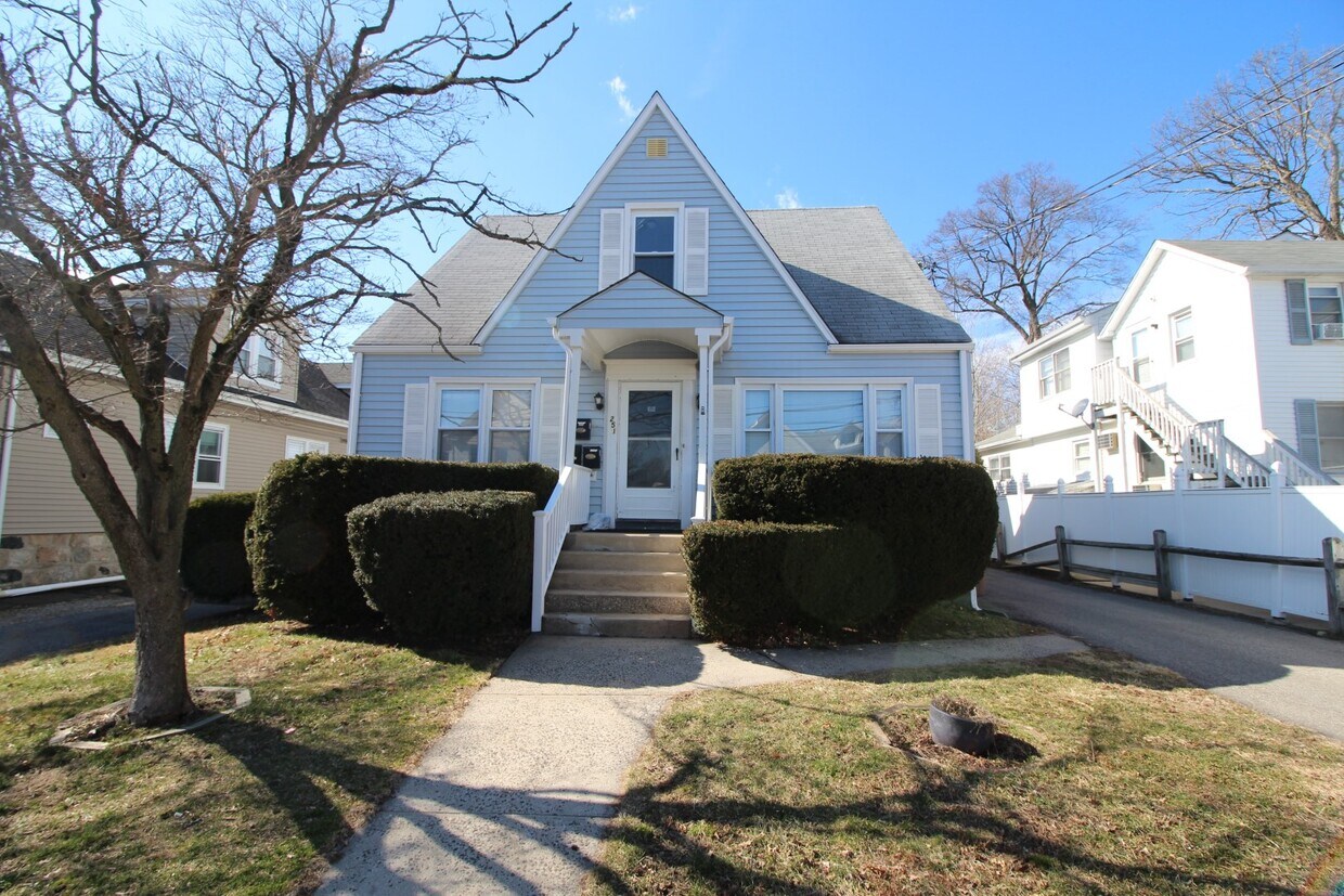 251 Seaside Ave, Stamford, CT 06902 251 Seaside Ave Stamford, CT