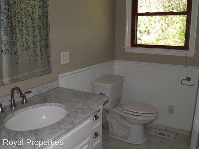 Building Photo - 3 br, 2 bath House - 782 Perth RD