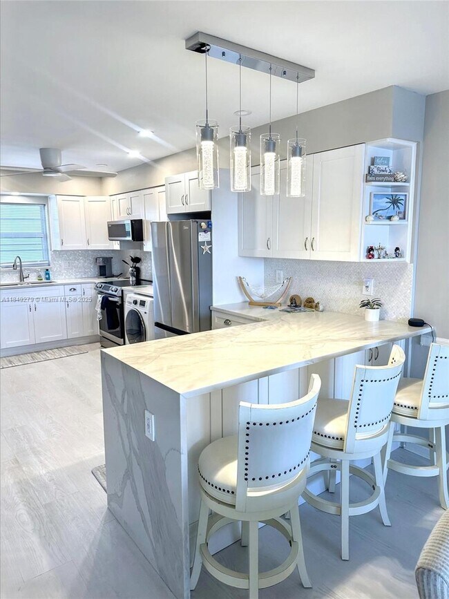 Foto del edificio - 3051 NE 48th St