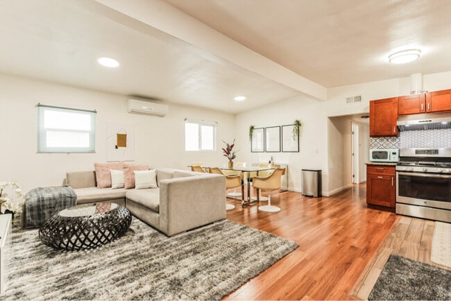 Photo - 1519 W 37th Pl House