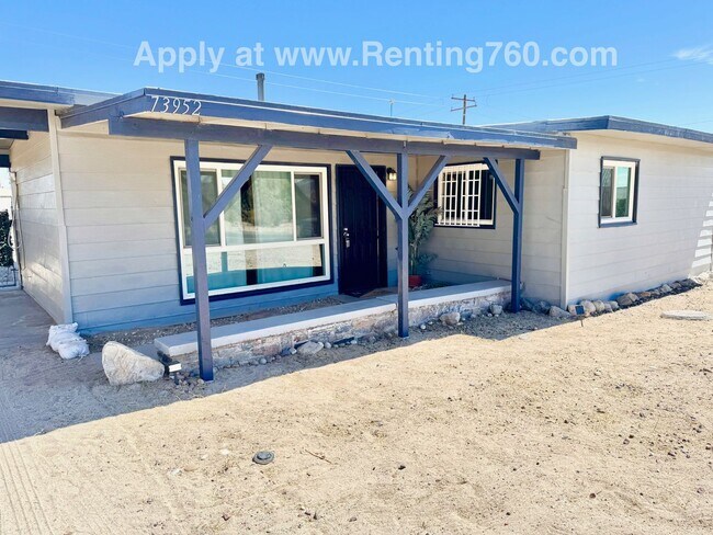 Building Photo - Cozy & Furnished 2 Bed 1 bath Home!