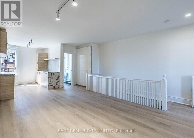 Photo du bâtiment - 1153 Dundas St W