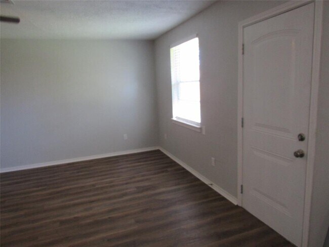 Building Photo - 4419 Trafalgar Dr