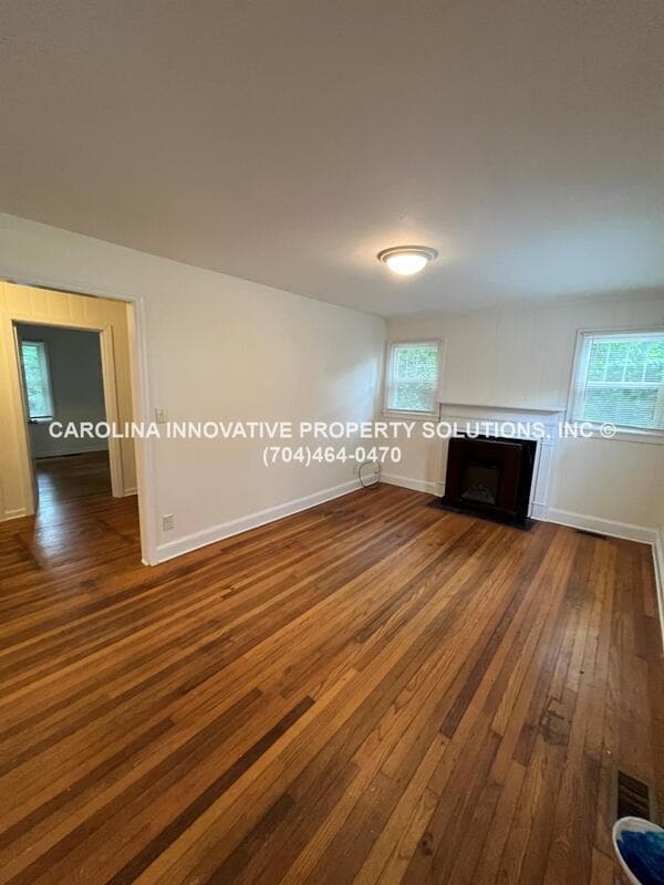 Building Photo - 2824 Phillips Ave