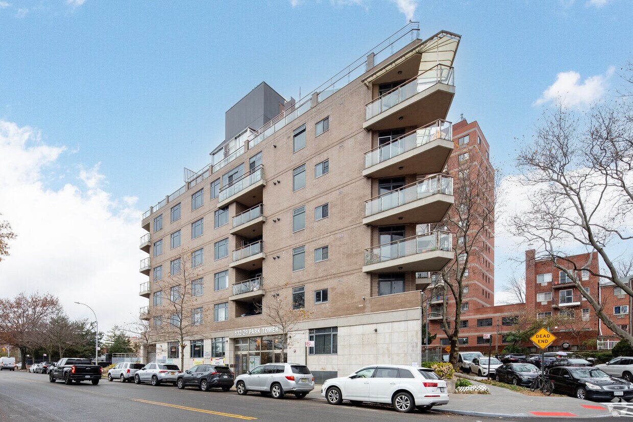 Foto principal - 132-29 Blossom Ave