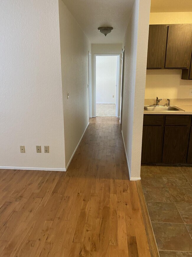 Building Photo - Bridgeview Apartments - 2 bedrooms