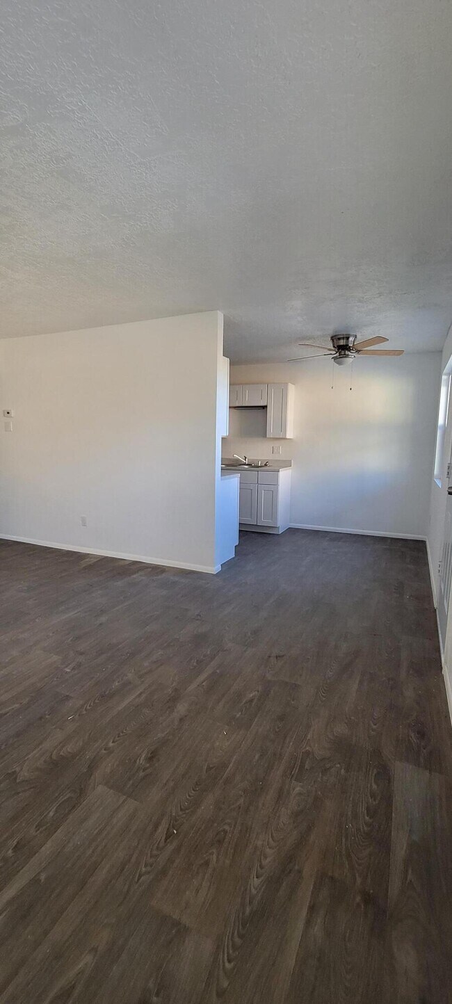 Foto del edificio - 1229 Chelwood Park Blvd NE