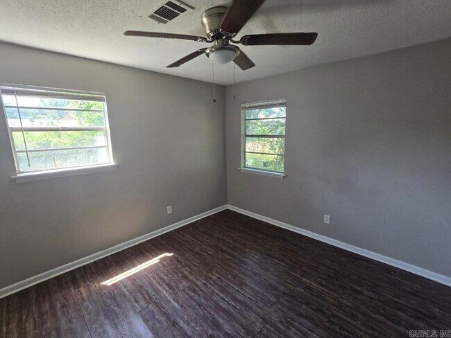 Building Photo - 1011 Ferrell Dr