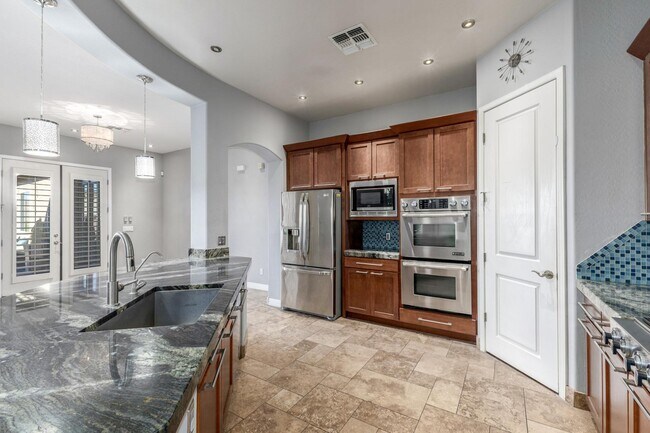 Foto del edificio - 27414 N 22nd Ln