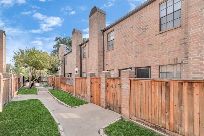 Foto del edificio - 9800 Pagewood Ln