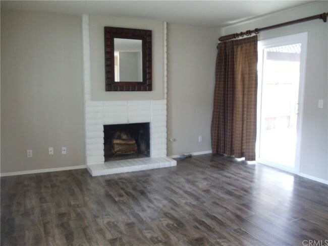 Building Photo - 126 S Los Timbres St