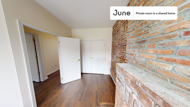 Foto del edificio - Room in Shared 4 bed/2 bath home