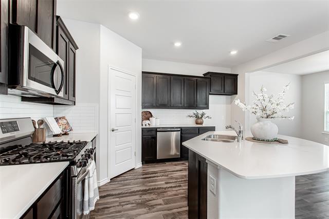 Building Photo - 2148 Miramar Dr
