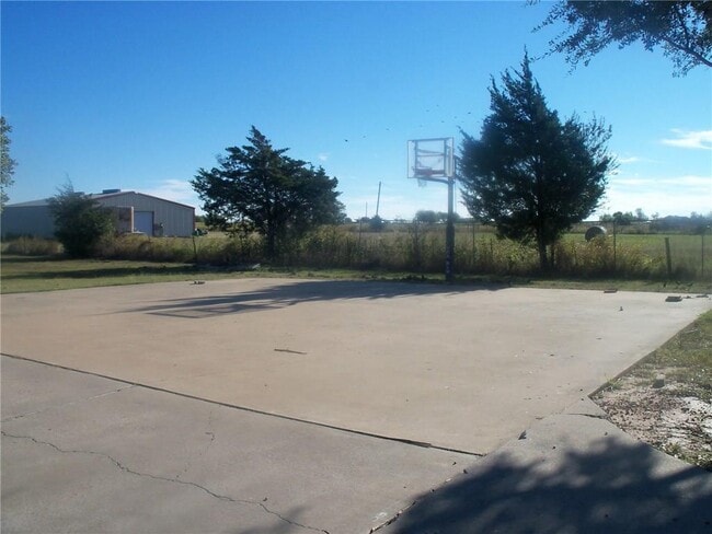 Foto del edificio - 9506 Schmidt Ln