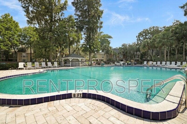 Building Photo - 4022 Versailles Dr