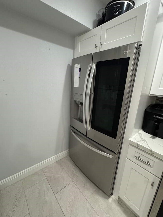 Foto del edificio - 355 N Post Oak Ln