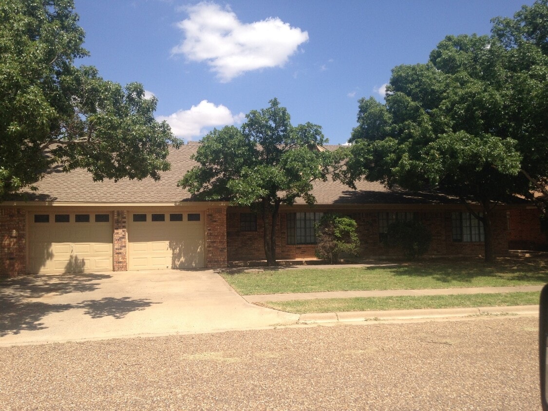3 Bedroom + Basement House Rental in Lubbock, TX