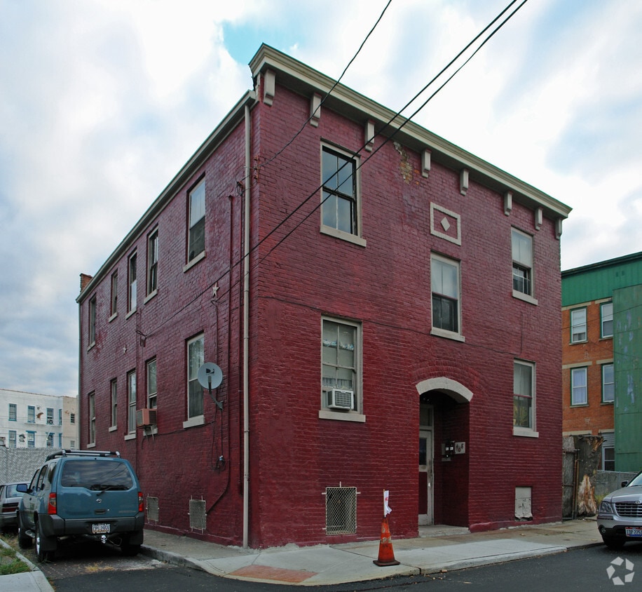 Primary Photo - 408 Bauer Ave