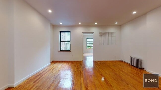 Building Photo - 96 Third Avenue