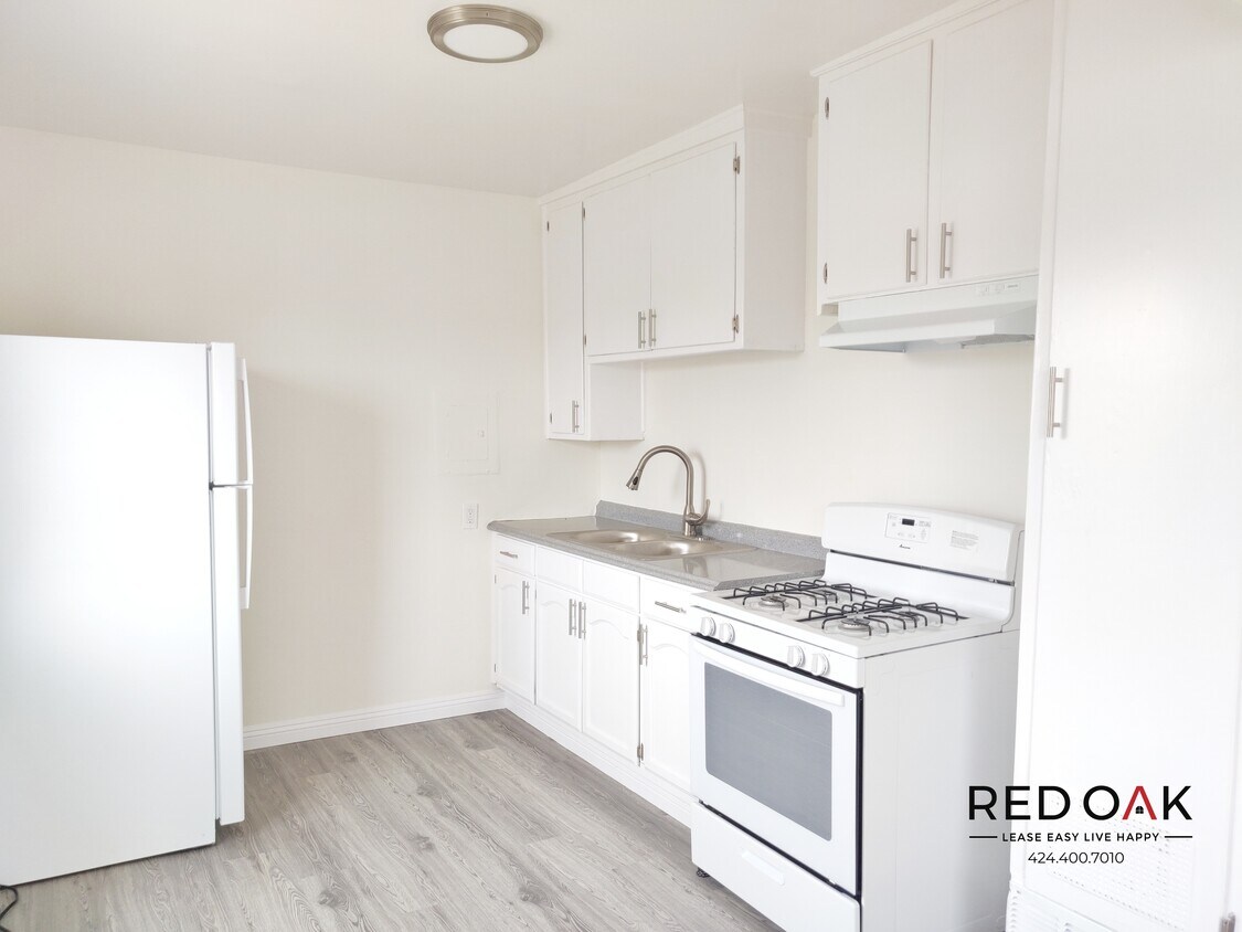 Primary Photo - 542 W 76th St