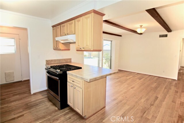 Building Photo - 8008 Woodlake Ave