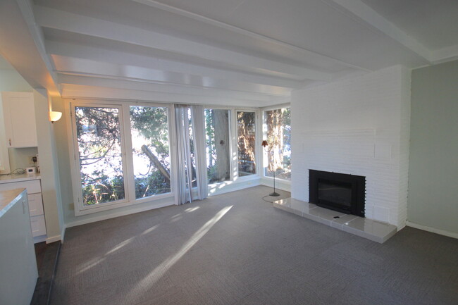 Building Photo - 24012 Vashon Hwy SW