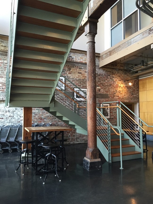 Lobby Entrance - 920 Poeyfarre St
