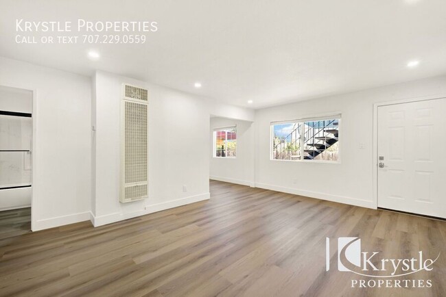 Foto del edificio - Available now! lower level unit