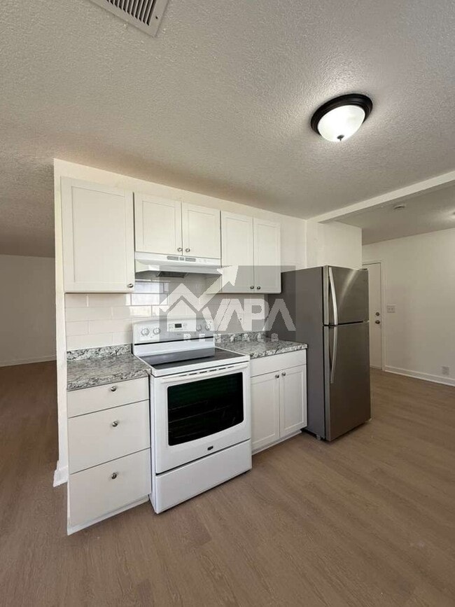 Foto del edificio - 9315 Cliff Way St