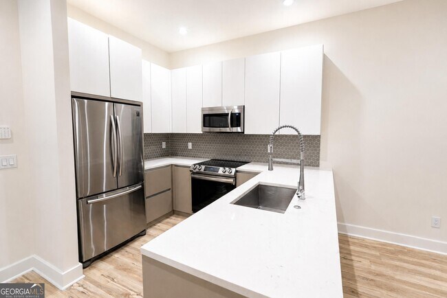 Building Photo - 1155 Custer Ave SE