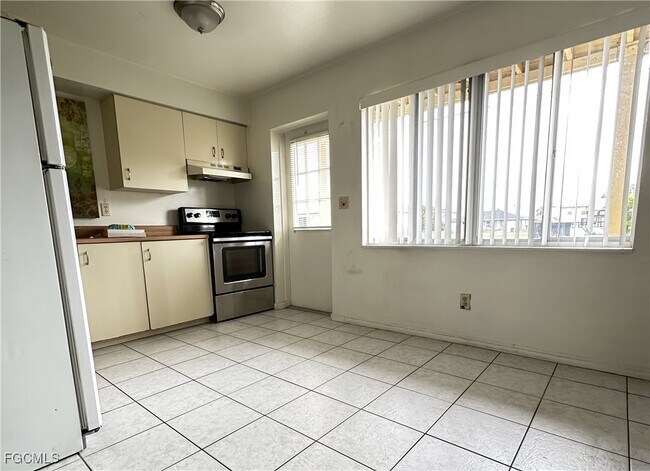 Foto del edificio - 4613 SW 8th Pl