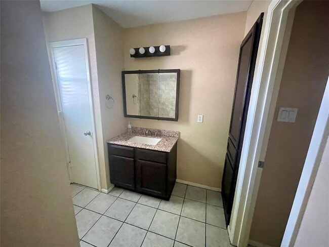 Building Photo - 4405 Avenue A