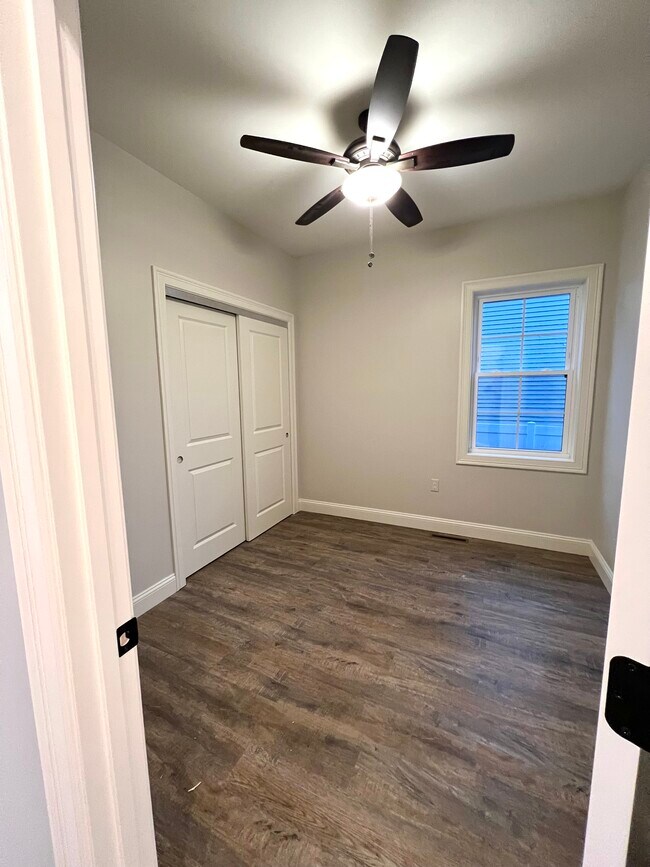 8 Lewis St Unit B, Westfield, MA 01085 Condo for Rent in Westfield