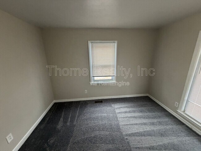 Building Photo - 1113 S Cambridge Cir