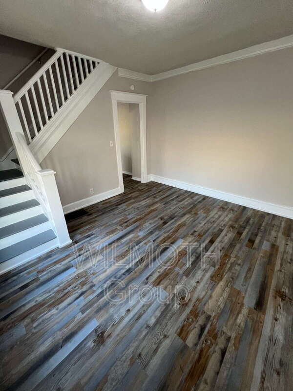 Foto del edificio - 3249 N Kenwood Ave