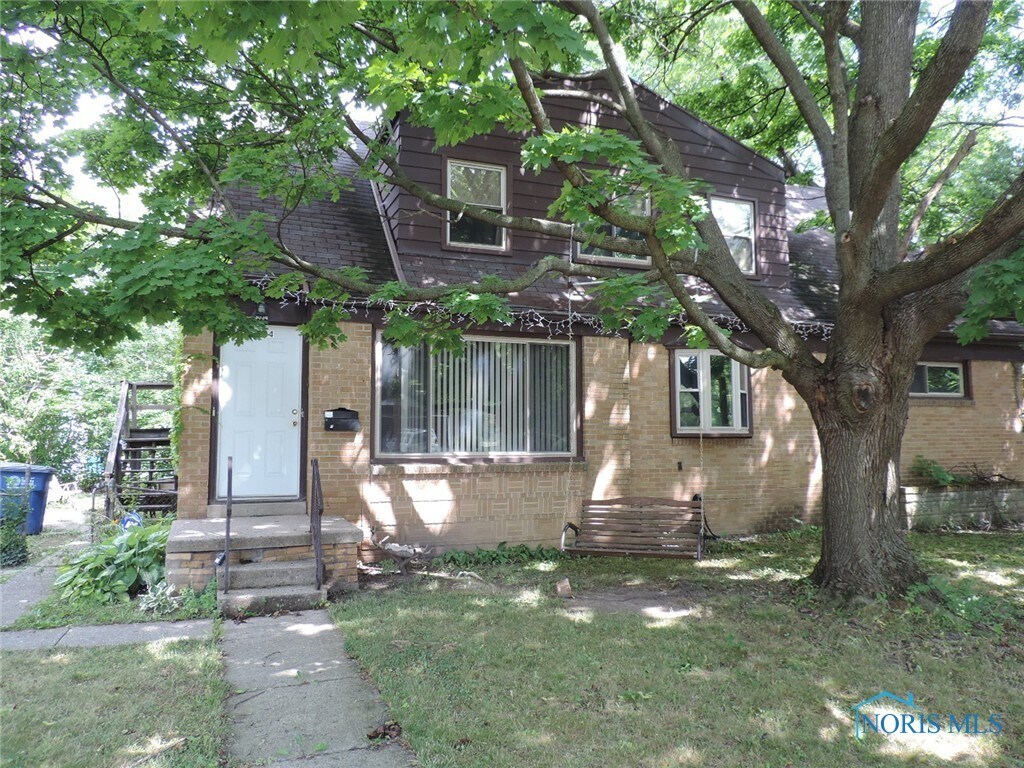 3034 S Byrne Rd, Toledo, OH 43614 Room for Rent in Toledo, OH