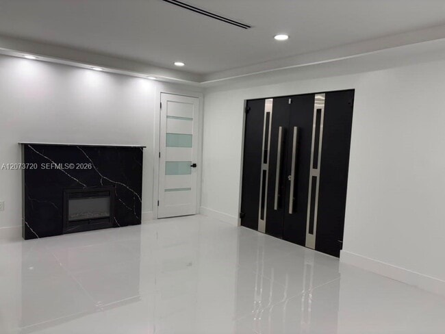 Building Photo - 464 Minola Dr