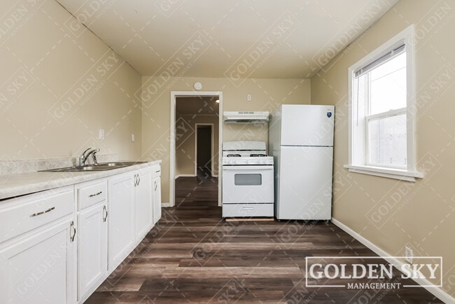 Building Photo - 1711 S Blaine St