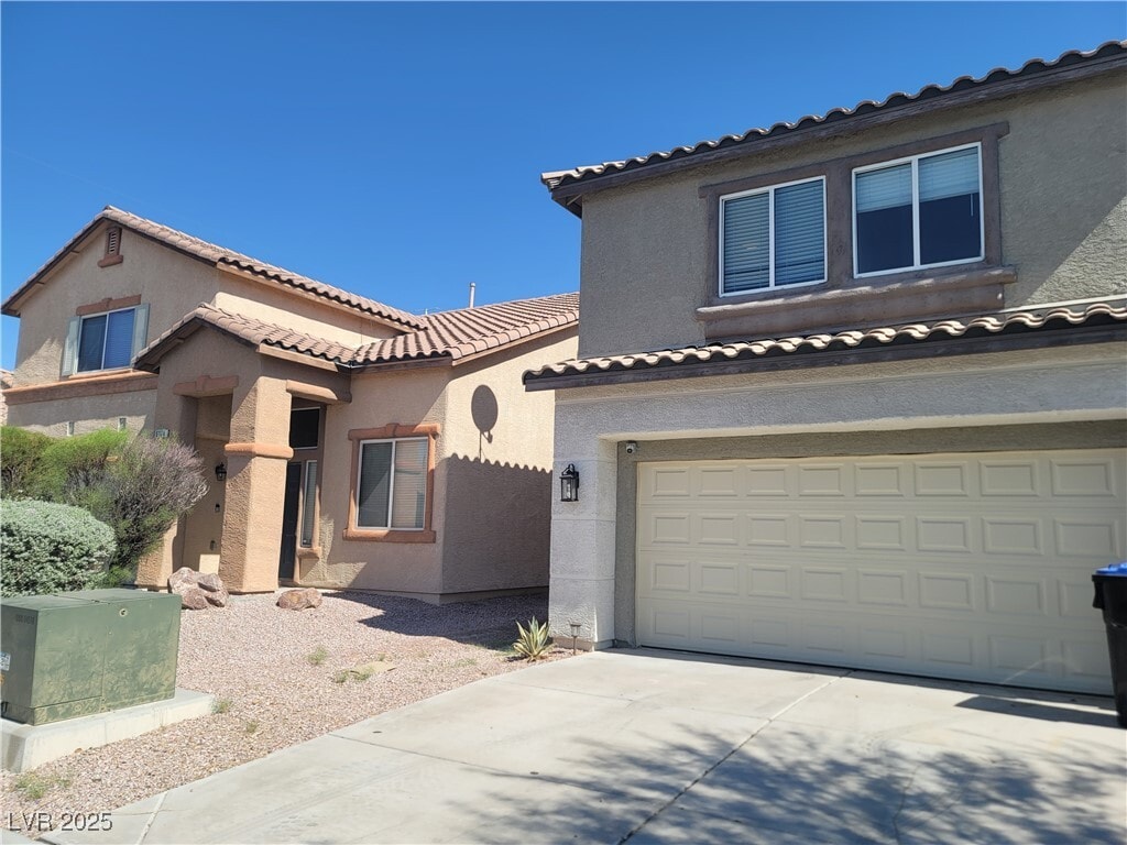 Foto principal - 6320 Legend Falls St